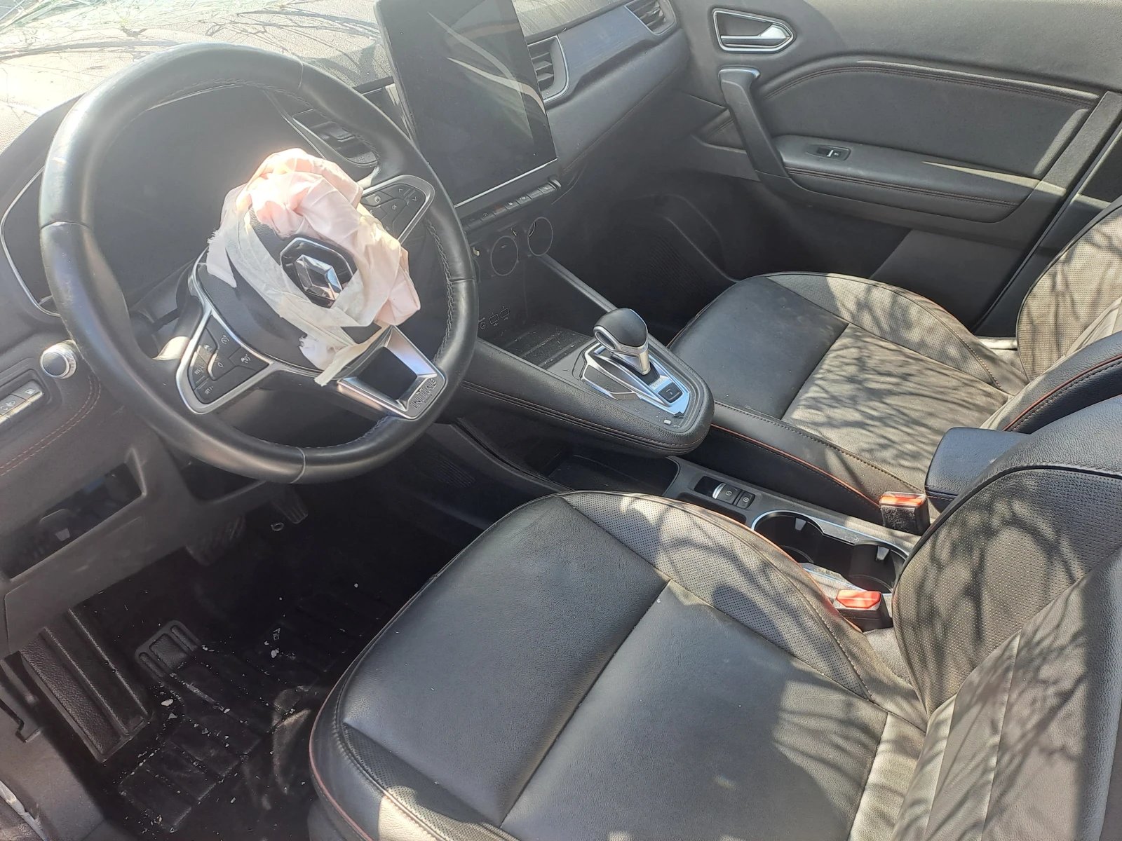 Renault Captur 1.6E-TECH , снимка 5 - Автомобили и джипове - 54407935