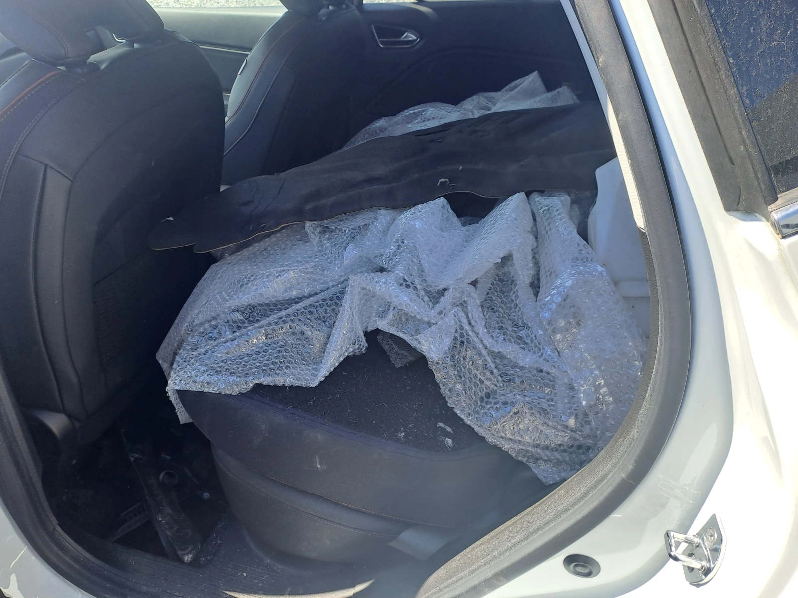 Renault Captur 1.6E-TECH , снимка 6 - Автомобили и джипове - 54407935