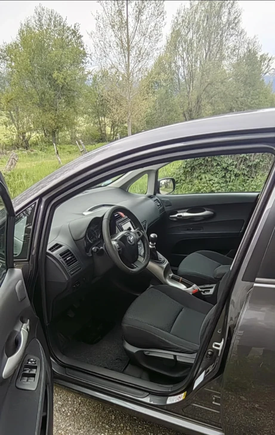 Toyota Auris 2.0 D-4D 126 к.с.FACELIFT/NAVI/EURO 5, снимка 9 - Автомобили и джипове - 54542942