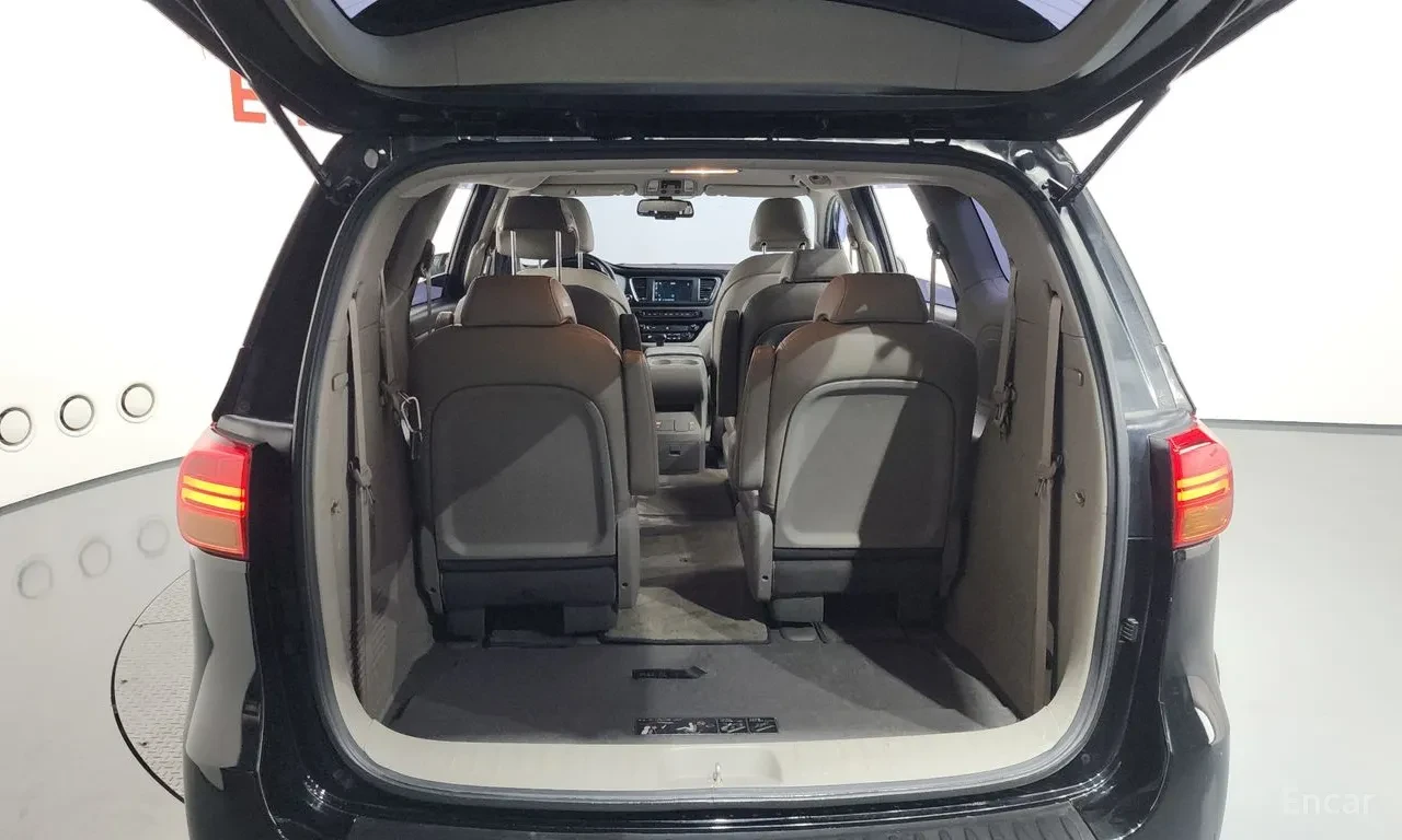 Kia Carnival PRESTIGE / 9 МЕСТА / ЛИЗИНГ, снимка 10 - Автомобили и джипове - 54805253