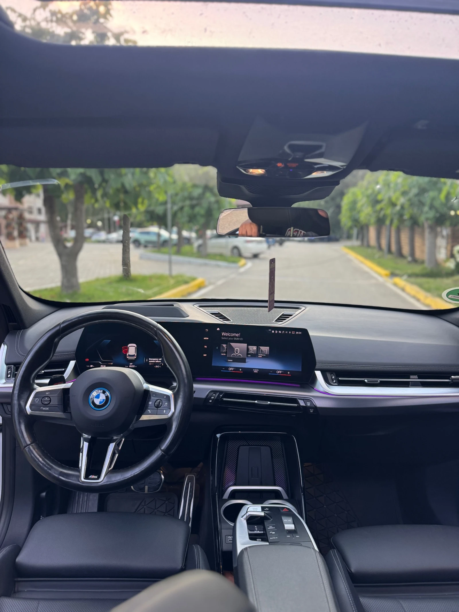 BMW iX1 М-sport/xDrive/Pano/313hp/360/Individual, снимка 9 - Автомобили и джипове - 54995997