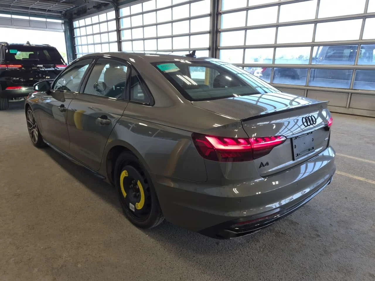 Audi A4 * PROGRESSIV * CARFAX * 61k km * , снимка 4 - Автомобили и джипове - 55202234