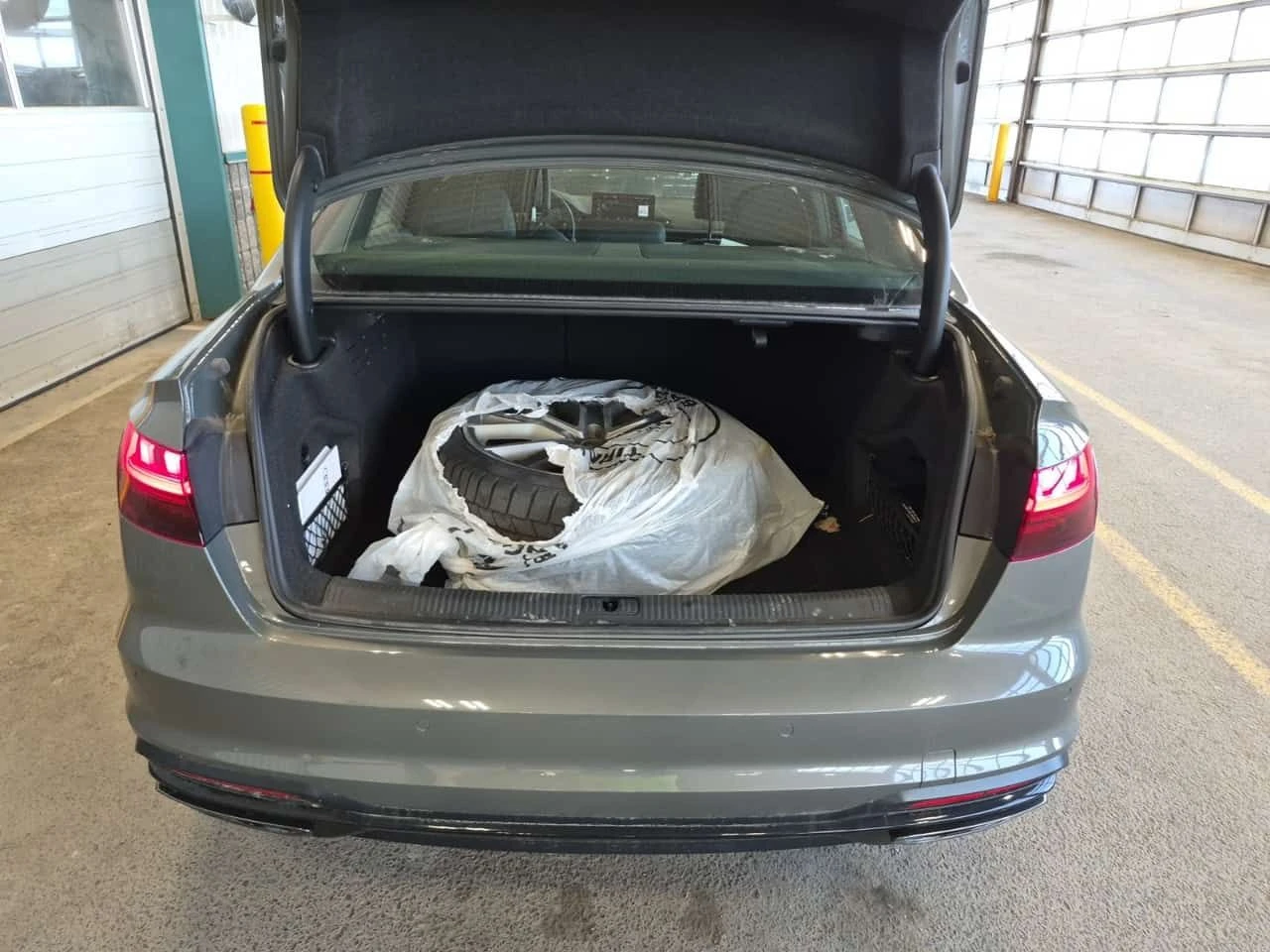 Audi A4 * PROGRESSIV * CARFAX * 61k km * , снимка 13 - Автомобили и джипове - 55202234