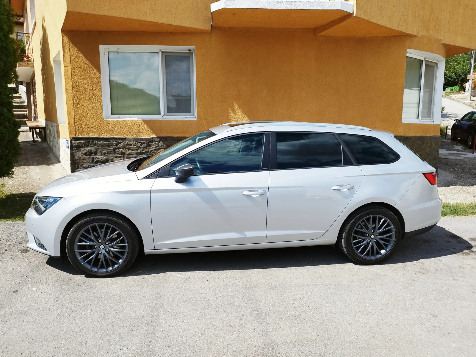 Seat Leon 1.6 110к , снимка 3 - Автомобили и джипове - 55235404