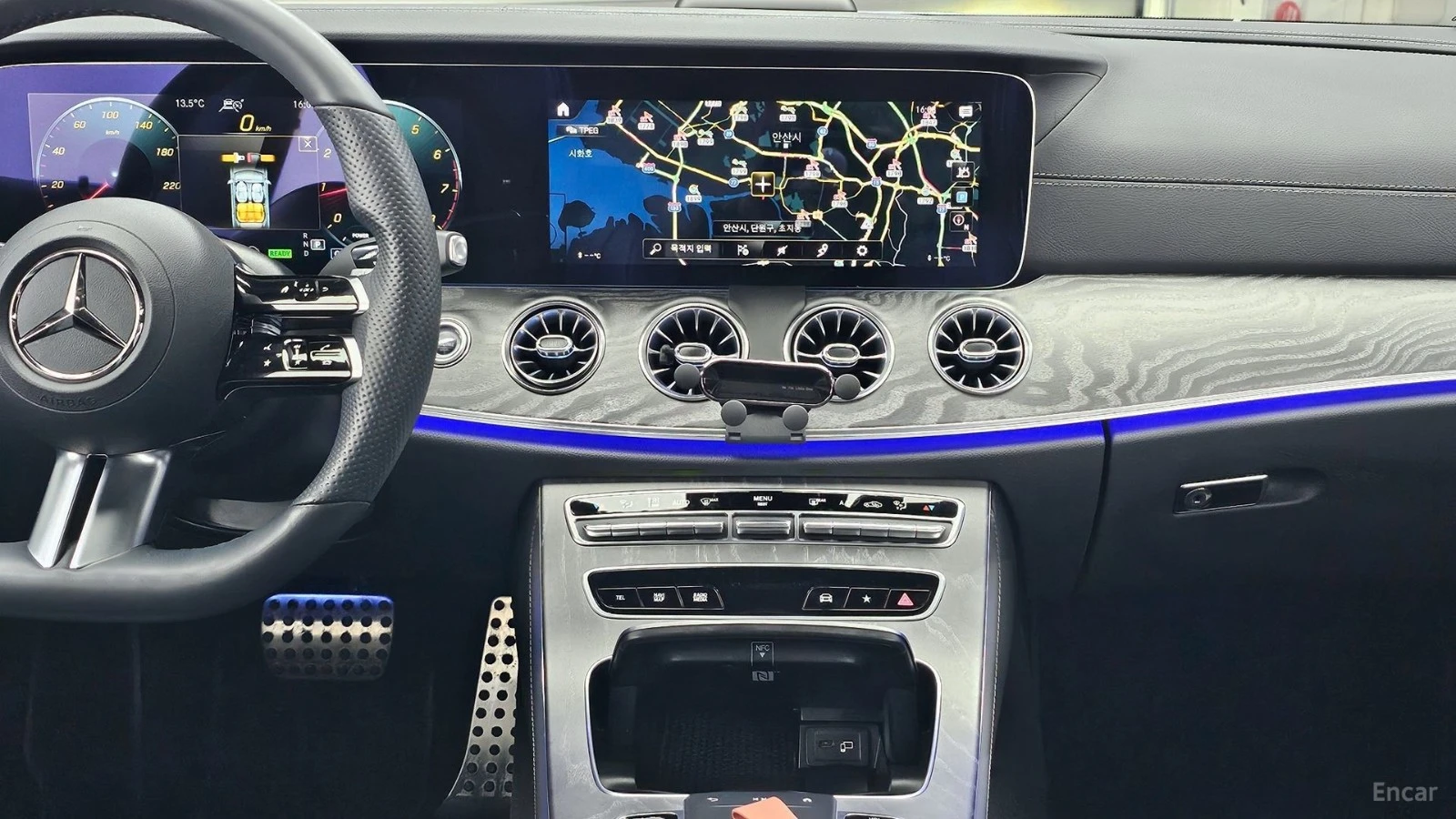 Mercedes-Benz CLS 450 4MATIC* HUD* 360* ESC* КОЖА* ОБДУХВ* ПАНО, снимка 16 - Автомобили и джипове - 55444113