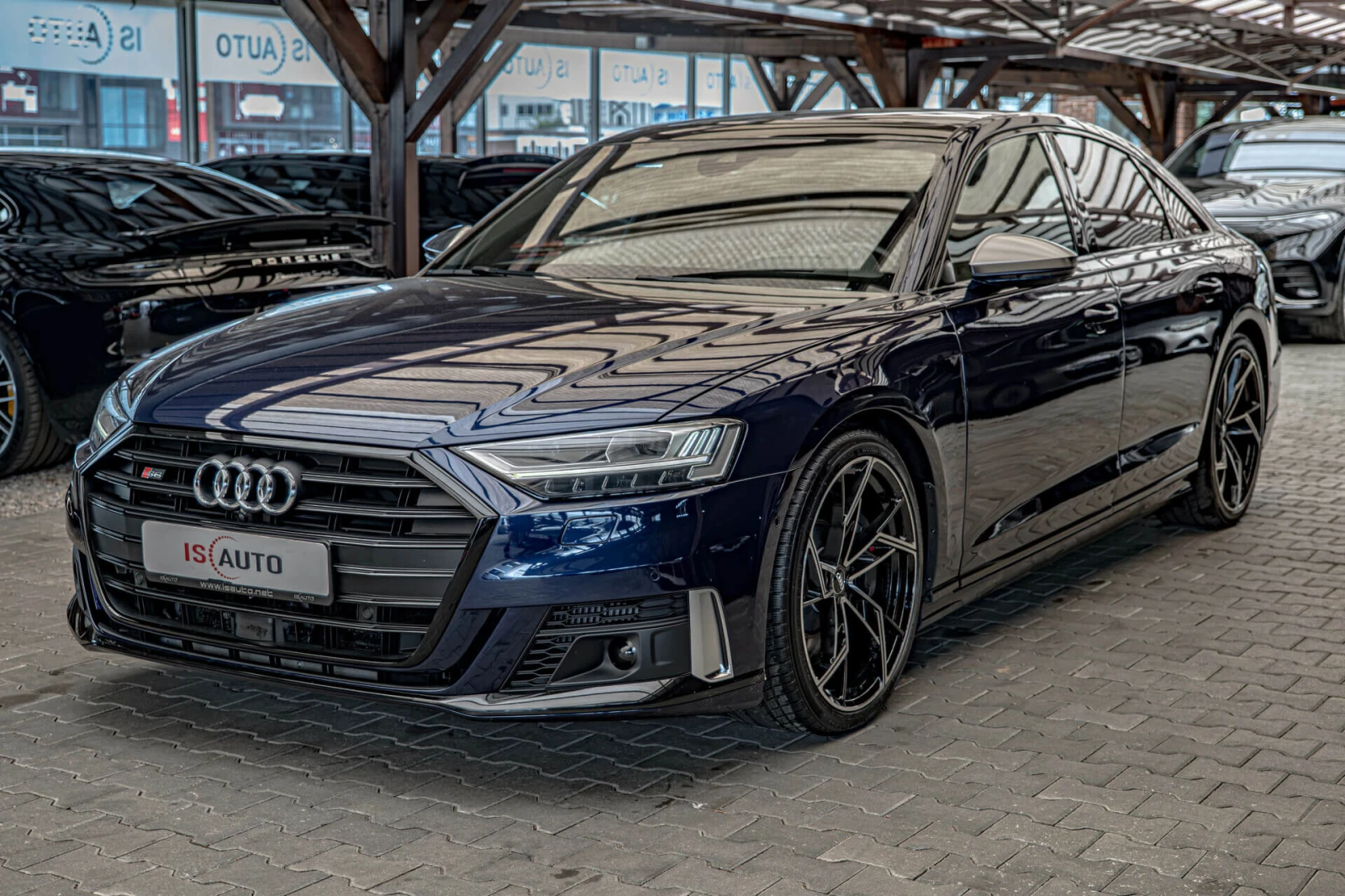 Audi S8 4.0TFSI/Bang&Olufsen/Карбон/Quattro/Обдухване/Каме, снимка 3 - Автомобили и джипове - 55611111