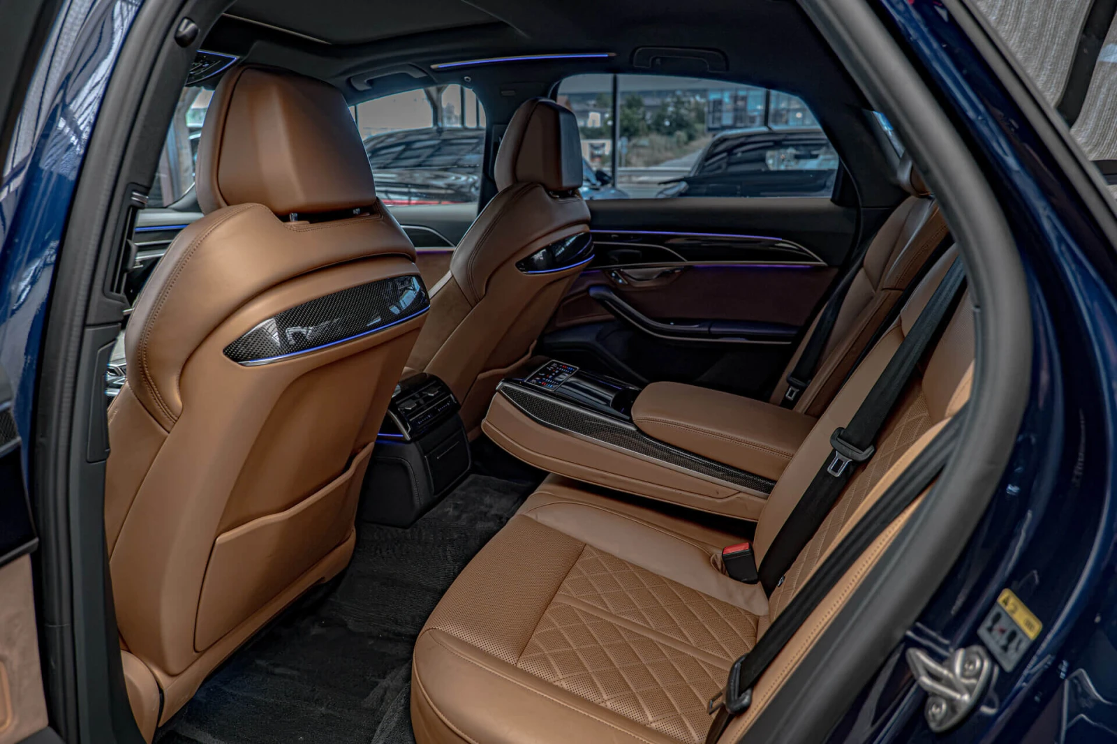 Audi S8 4.0TFSI/Bang&Olufsen/Карбон/Quattro/Обдухване/Каме, снимка 8 - Автомобили и джипове - 55611111