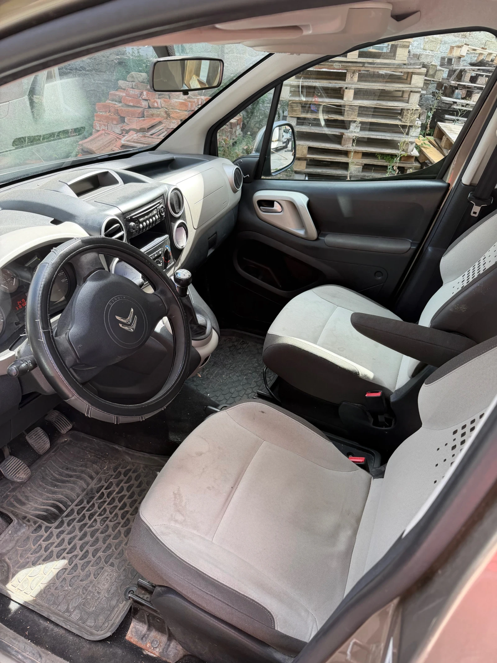 Citroen Berlingo 7 места, снимка 3 - Автомобили и джипове - 56194039