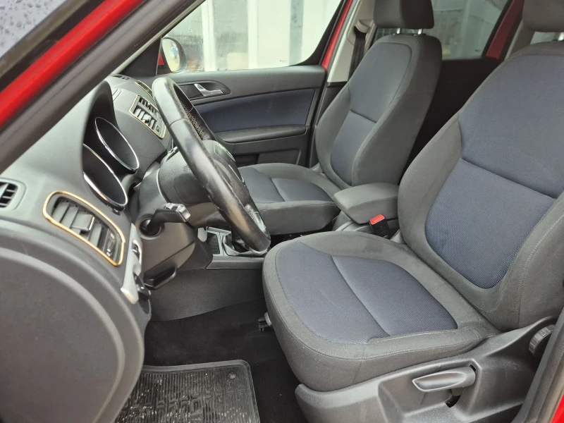 Skoda Yeti 2.0TDI 4X4, снимка 9 - Автомобили и джипове - 52588150