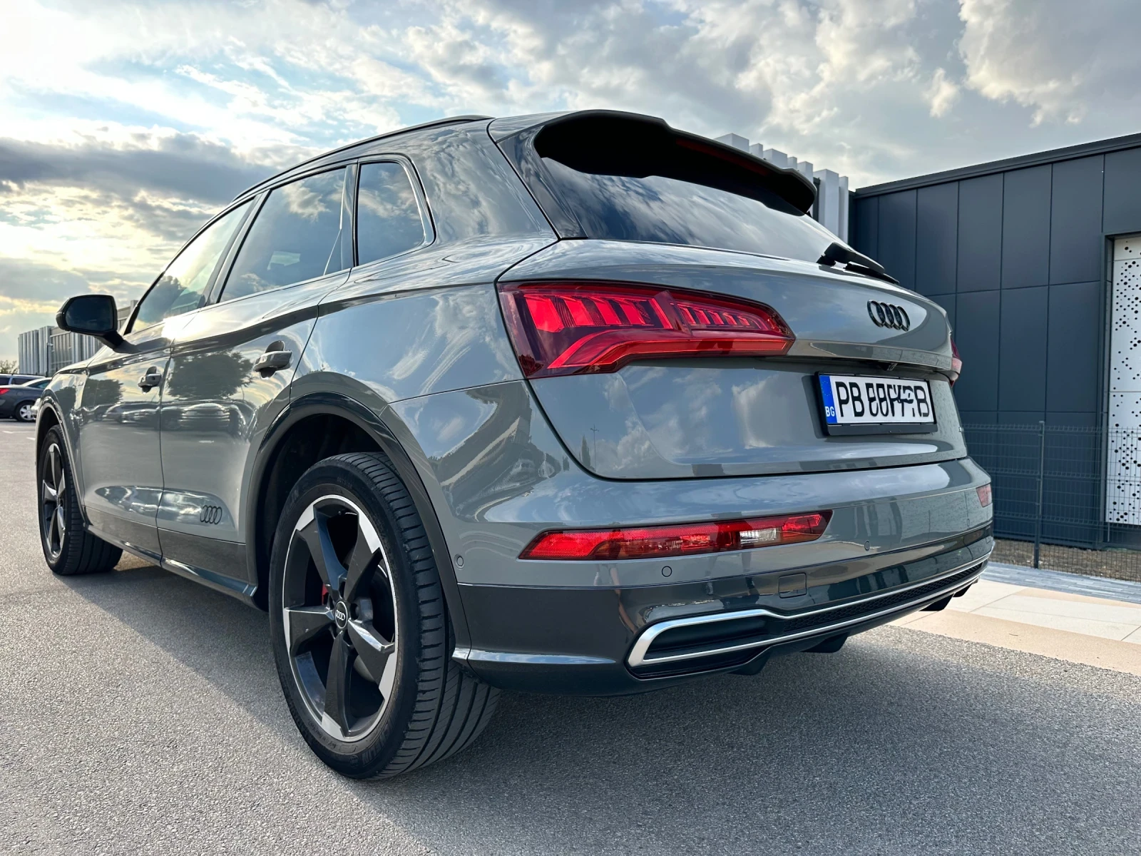 Audi Q5 Quattro/ S-Line + + + / Executive Black Edition - изображение 6