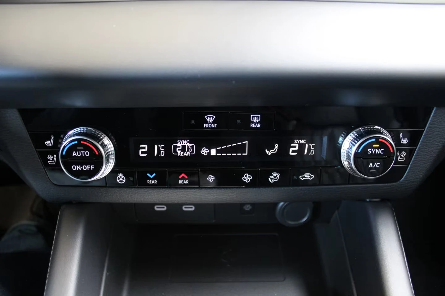 Mitsubishi Outlander ���!/2.4PHEV/306HP/TOP/PANO/360/HUD/MEMO/665g | Mobile.bg � ����������� 12