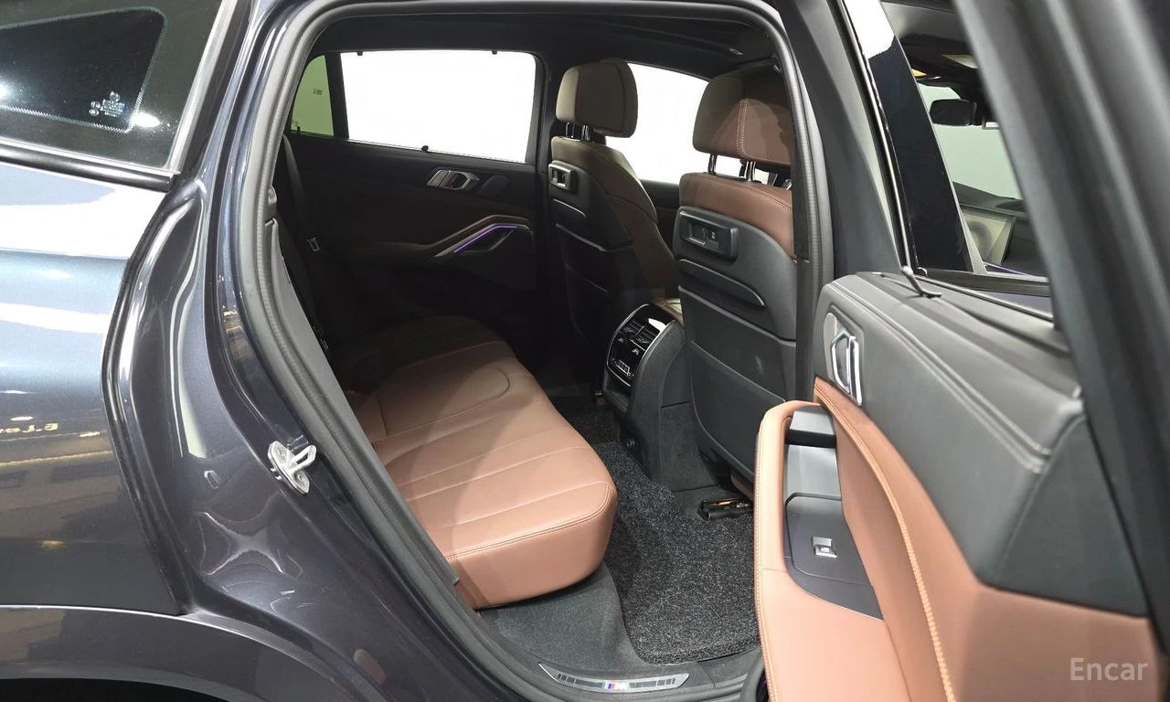 BMW X6 M* SPORT* LASER* ДИСТРОНИК* 360КАМЕРА* МАСАЖ* LANE, снимка 15 - Автомобили и джипове - 55003652