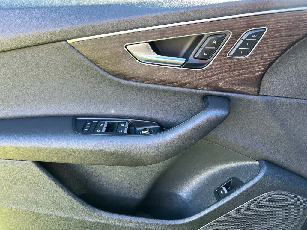 Audi Q7 Mild-Hybrid * Панорама * АвтоКредит (ЦЕНА ДО БГ), снимка 10 - Автомобили и джипове - 56186148
