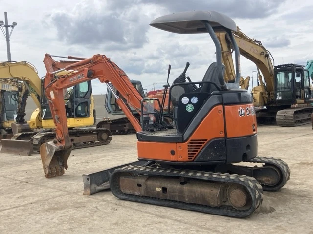 Багер Hitachi ZX30U-2 * ОЧАКВАН 15.10.2026!!!, снимка 3 - Индустриална техника - 54774747