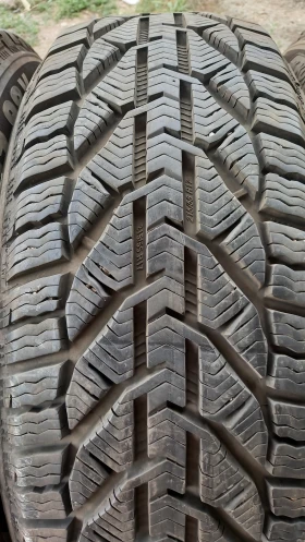 Гуми Зимни 215/55R17, снимка 5