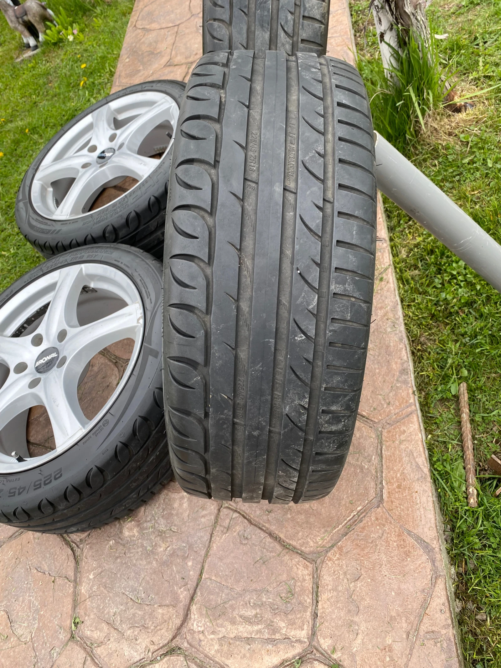 ���� � ������ 225/45R18 | Mobile.bg � ����������� 3