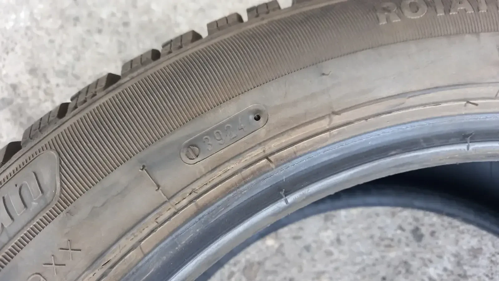 Гуми Зимни 215/55R17, снимка 8 - Гуми и джанти - 56103337