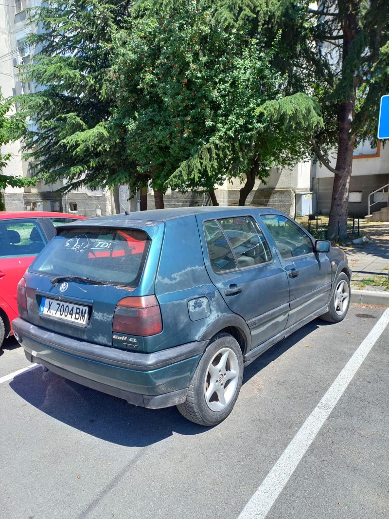 VW Golf, снимка 4 - Автомобили и джипове - 46116447