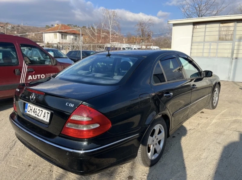 Mercedes-Benz E 270 2.7 Diesel, снимка 3 - Автомобили и джипове - 49548356