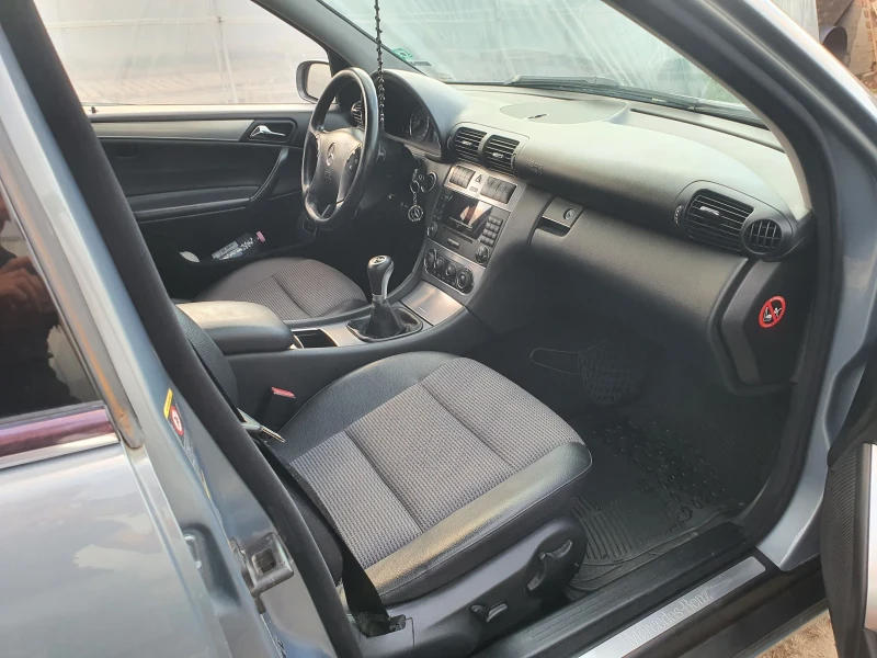 Mercedes-Benz C 200, снимка 8 - Автомобили и джипове - 53253892
