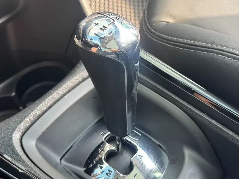 Peugeot 2008 1.6 BlueHDI - САМО 30% АВАНС, снимка 9 - Автомобили и джипове - 56016832