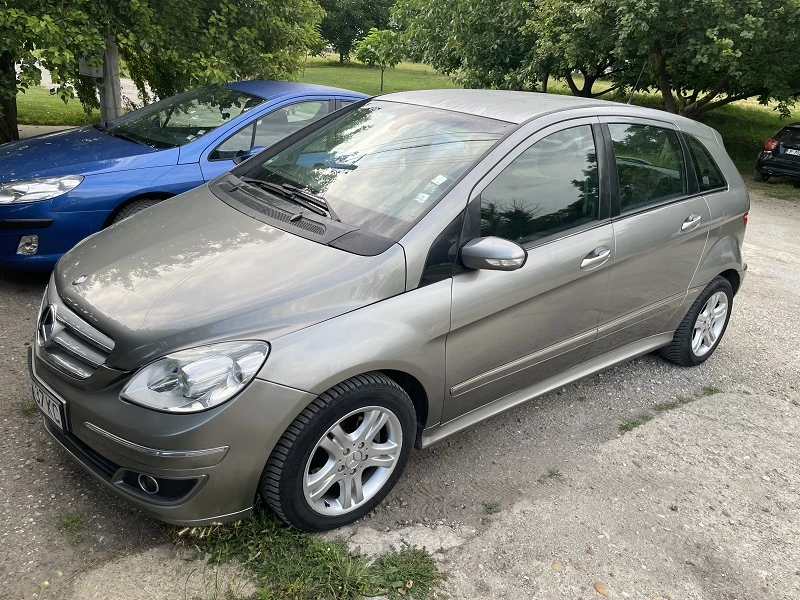 Mercedes-Benz B 200