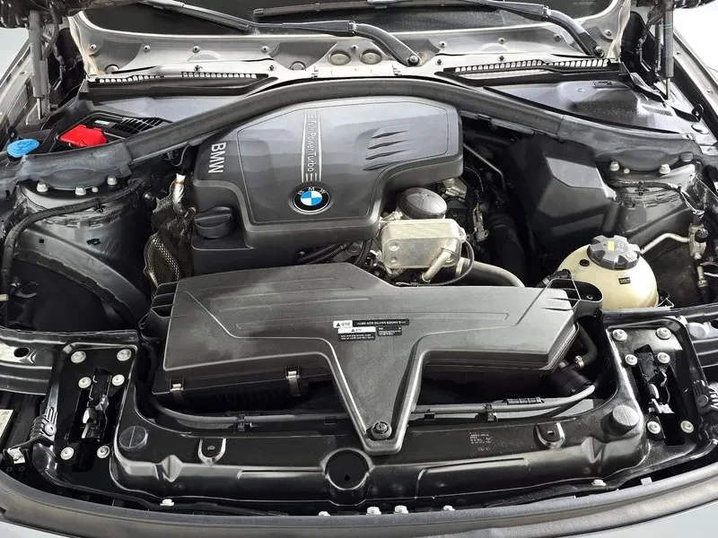 BMW 320 i - САМО 30% АВАНС, снимка 6 - Автомобили и джипове - 56304493