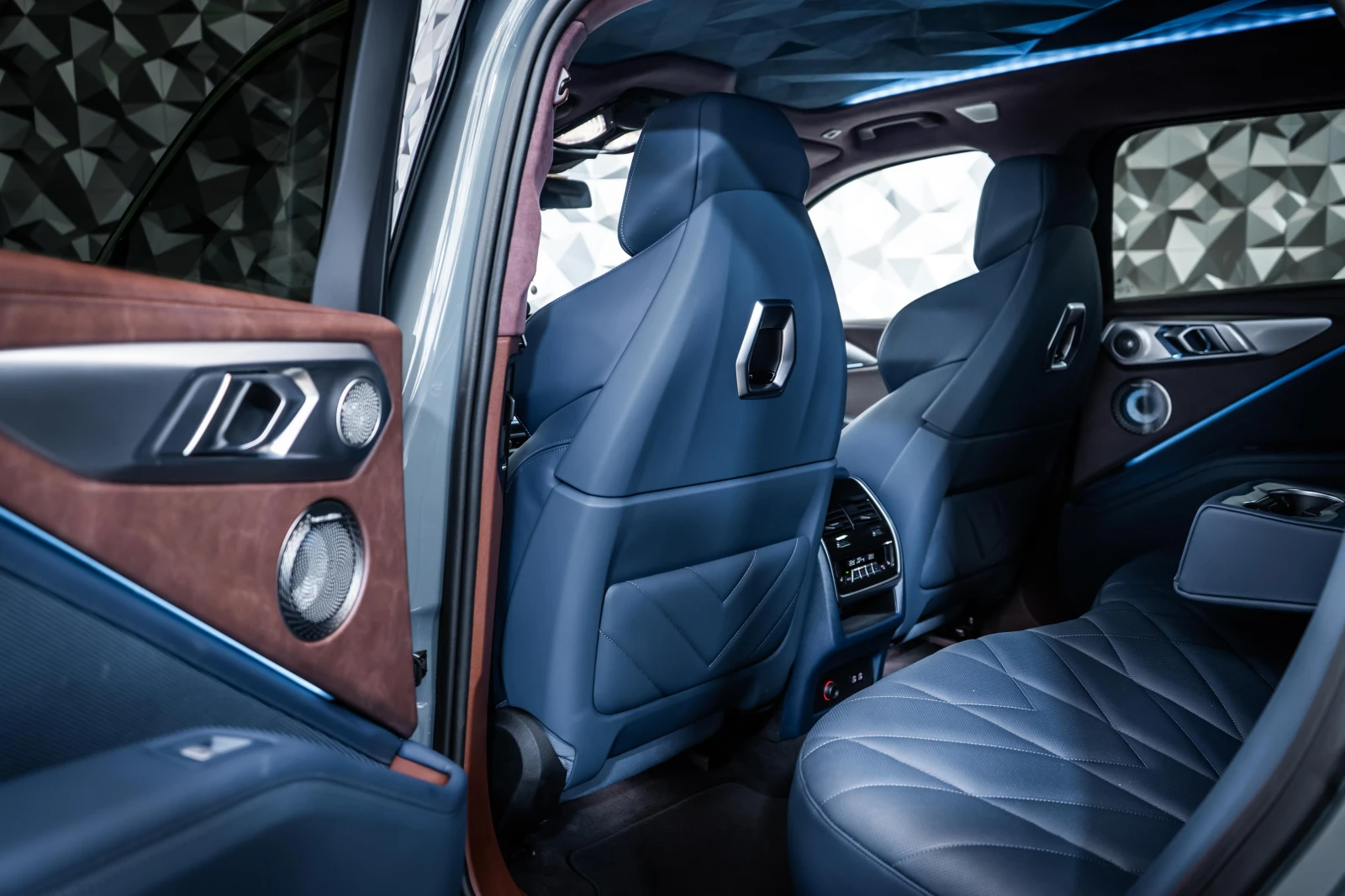 BMW XM xDrive* Bowers&Wilkins* 360 | Mobile.bg   15