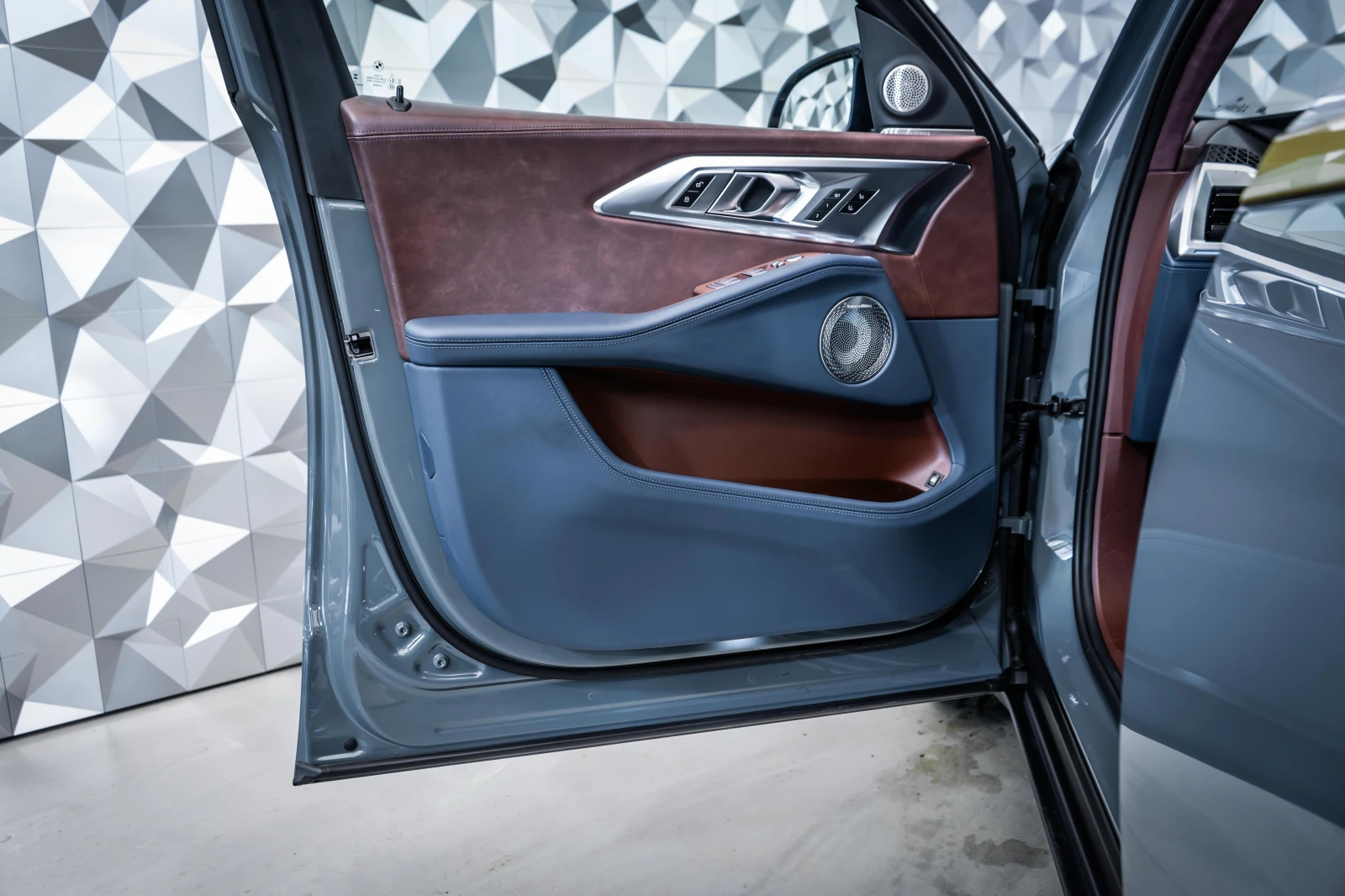 BMW XM xDrive* Bowers&Wilkins* 360 - изображение 7