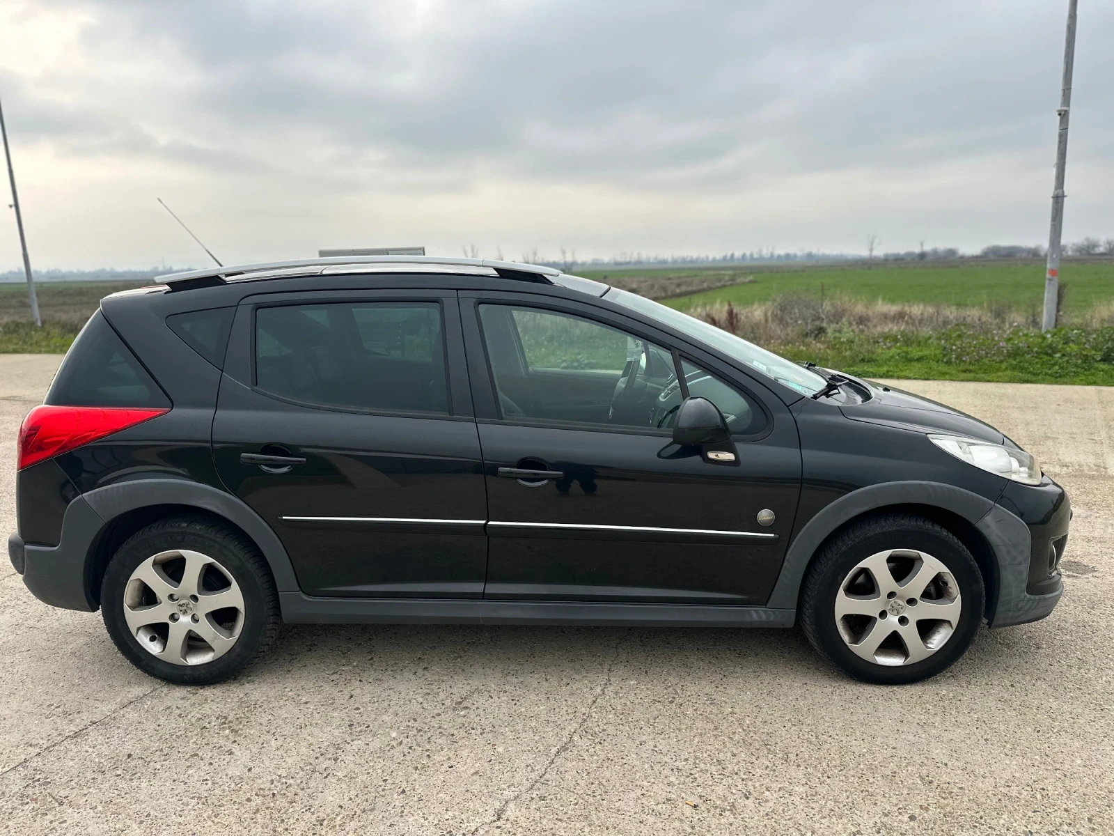Peugeot 207 1.6 HDI SW - изображение 4