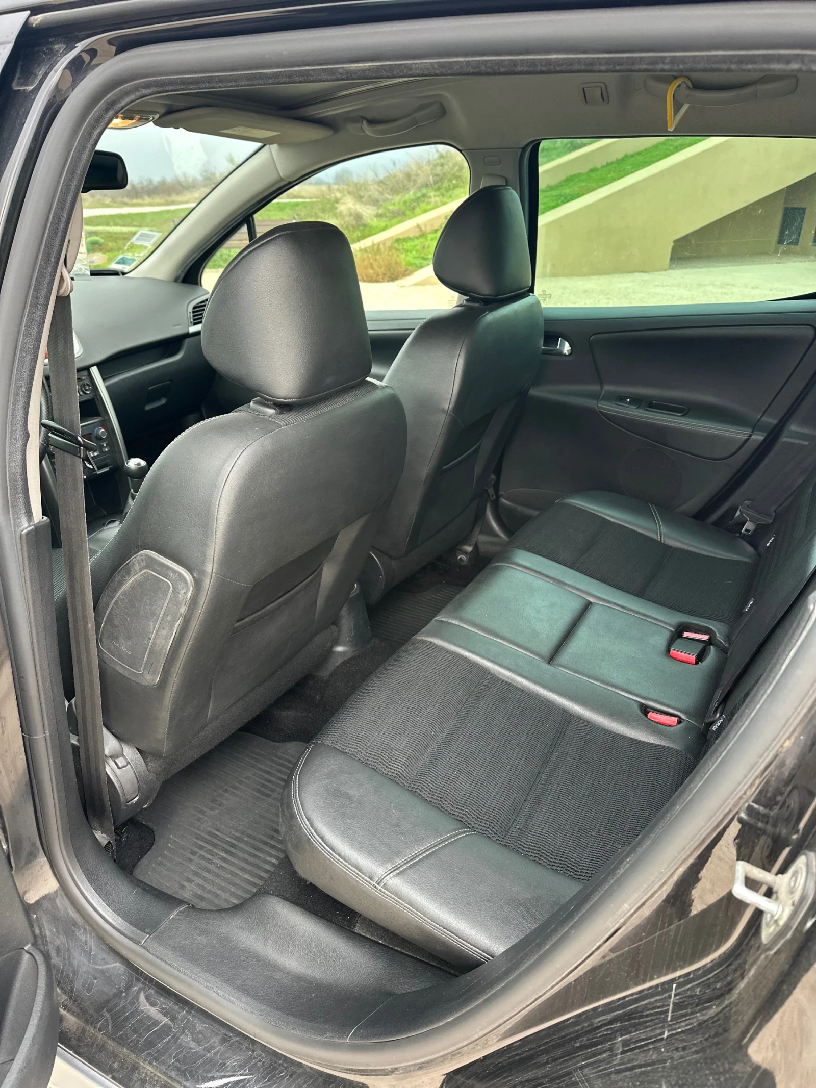 Peugeot 207 1.6 HDI SW - изображение 8