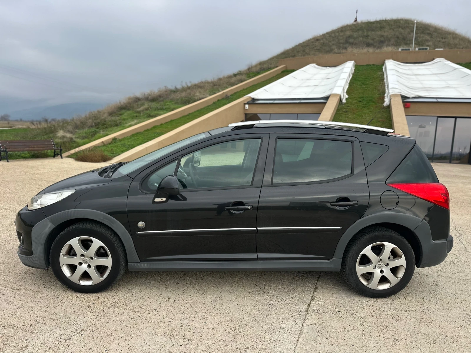 Peugeot 207 1.6 HDI SW - изображение 5