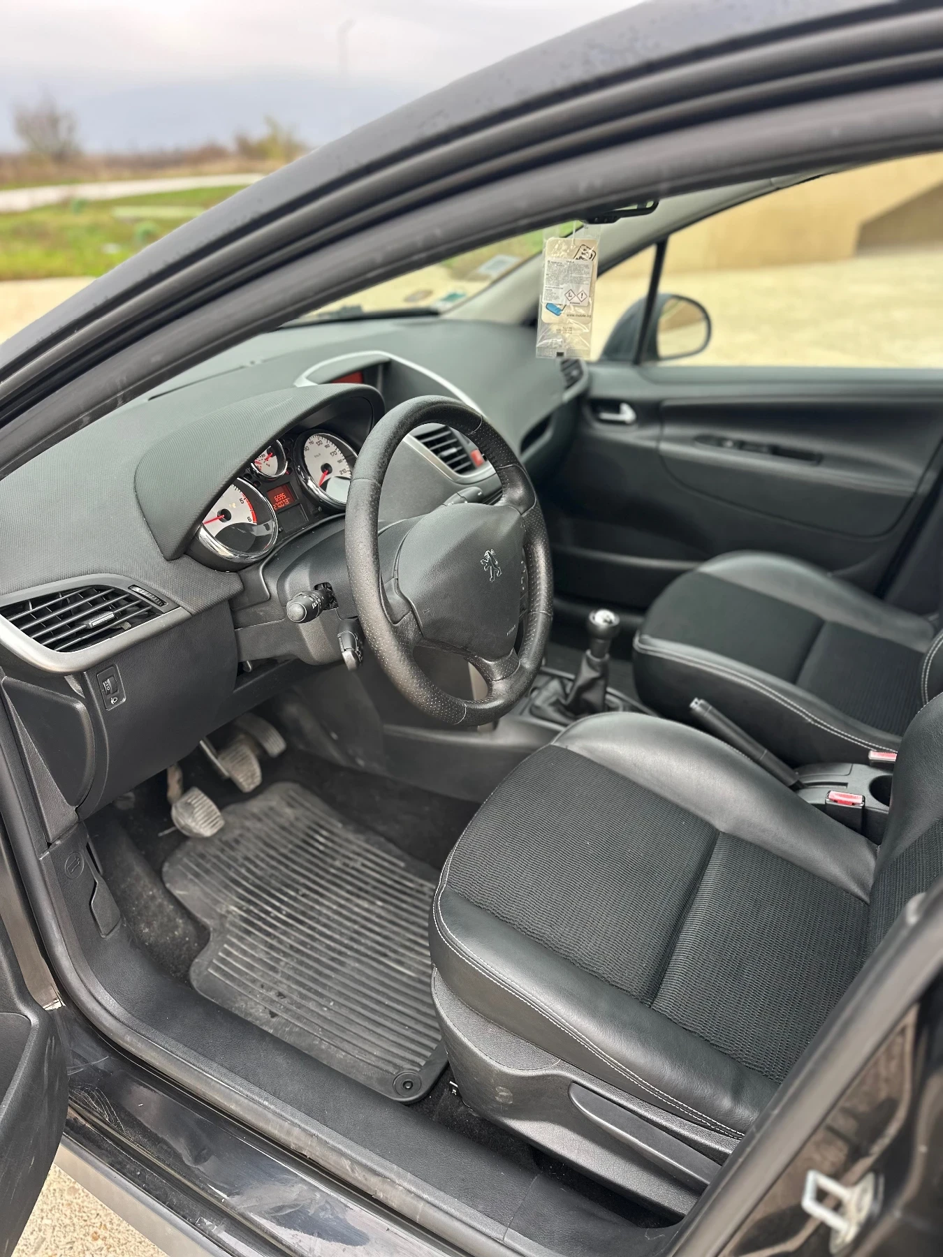 Peugeot 207 1.6 HDI SW - изображение 7