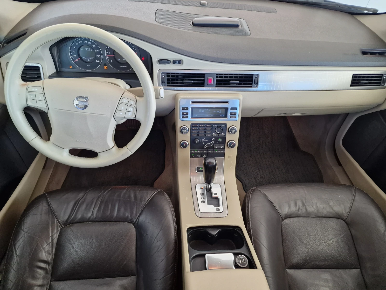 Volvo Xc70 D5 2.4 185kc 4x4, снимка 12 - Автомобили и джипове - 53816757