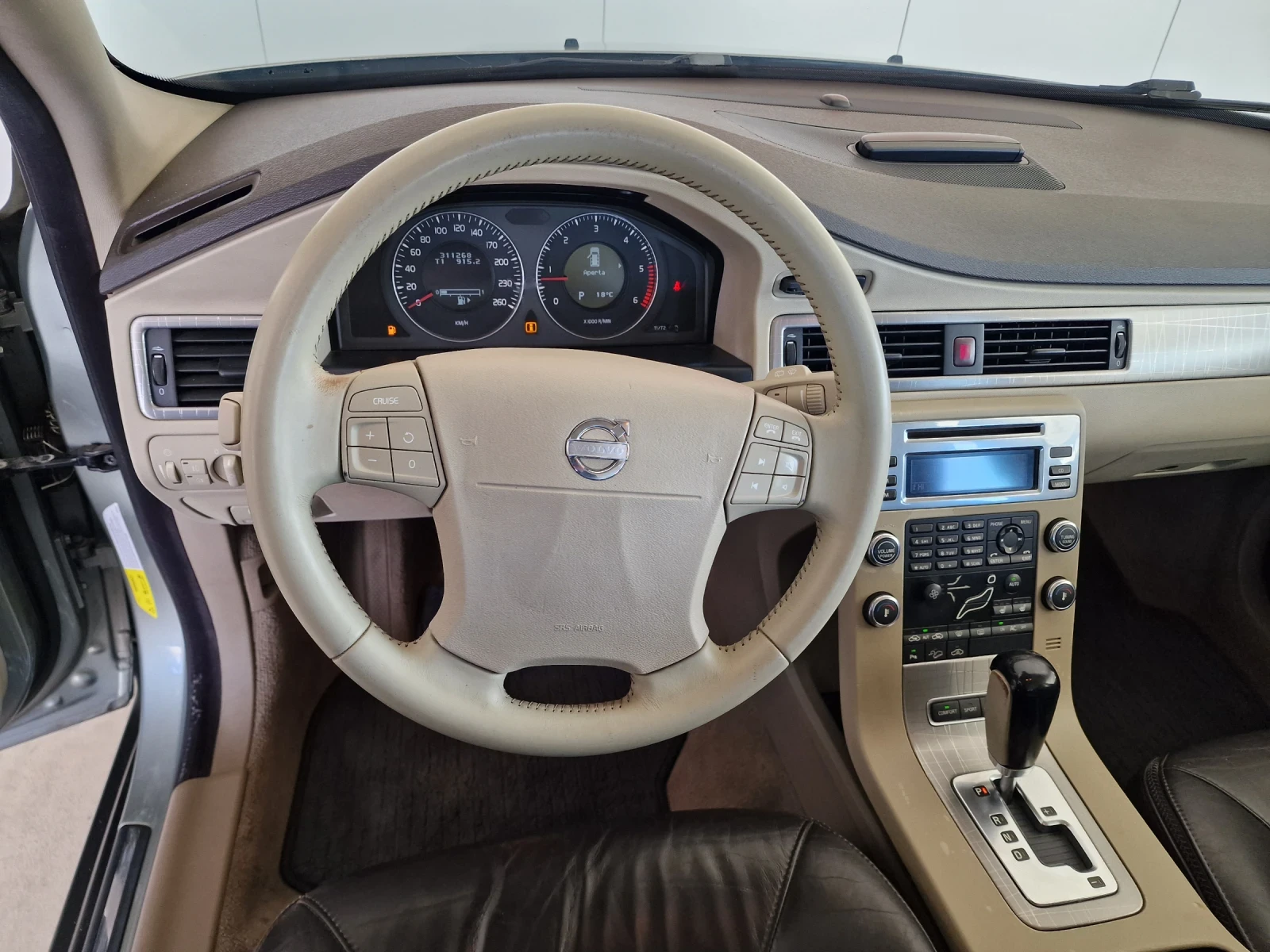 Volvo Xc70 D5 2.4 185kc 4x4, снимка 10 - Автомобили и джипове - 53816757