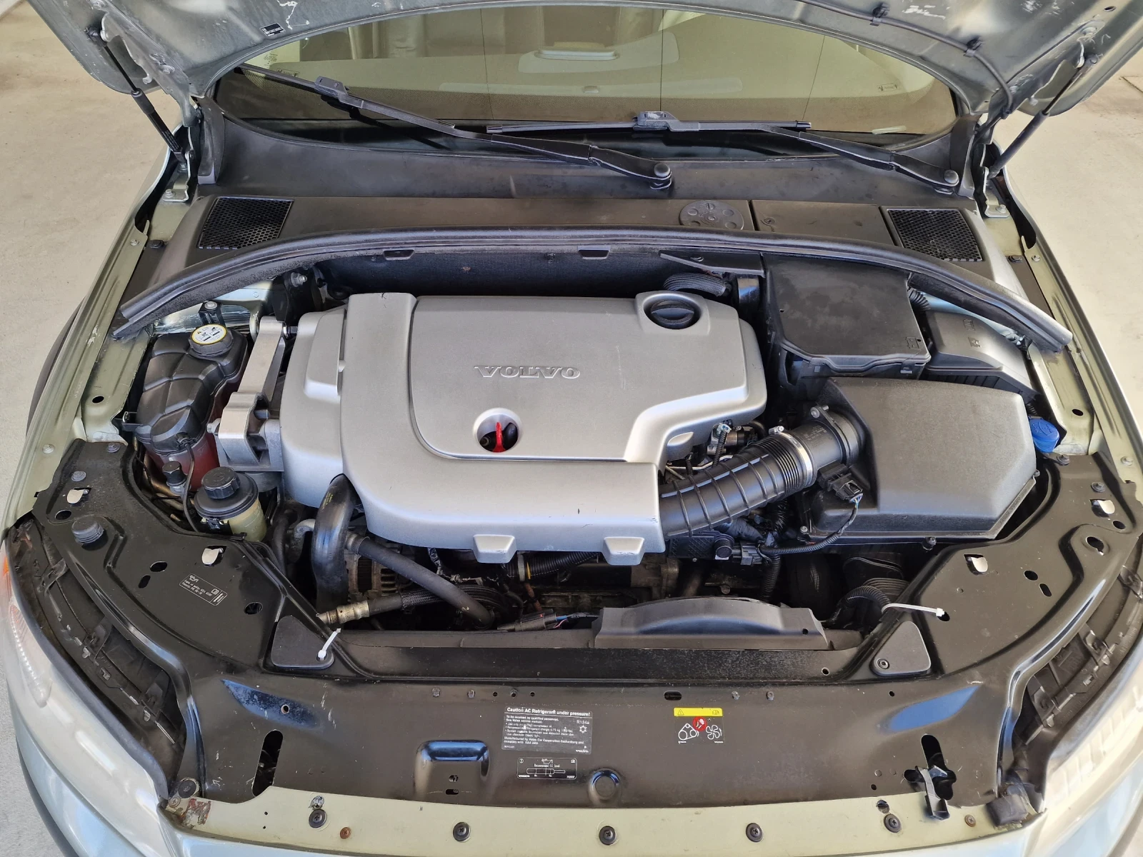 Volvo Xc70 D5 2.4 185kc 4x4, снимка 15 - Автомобили и джипове - 53816757