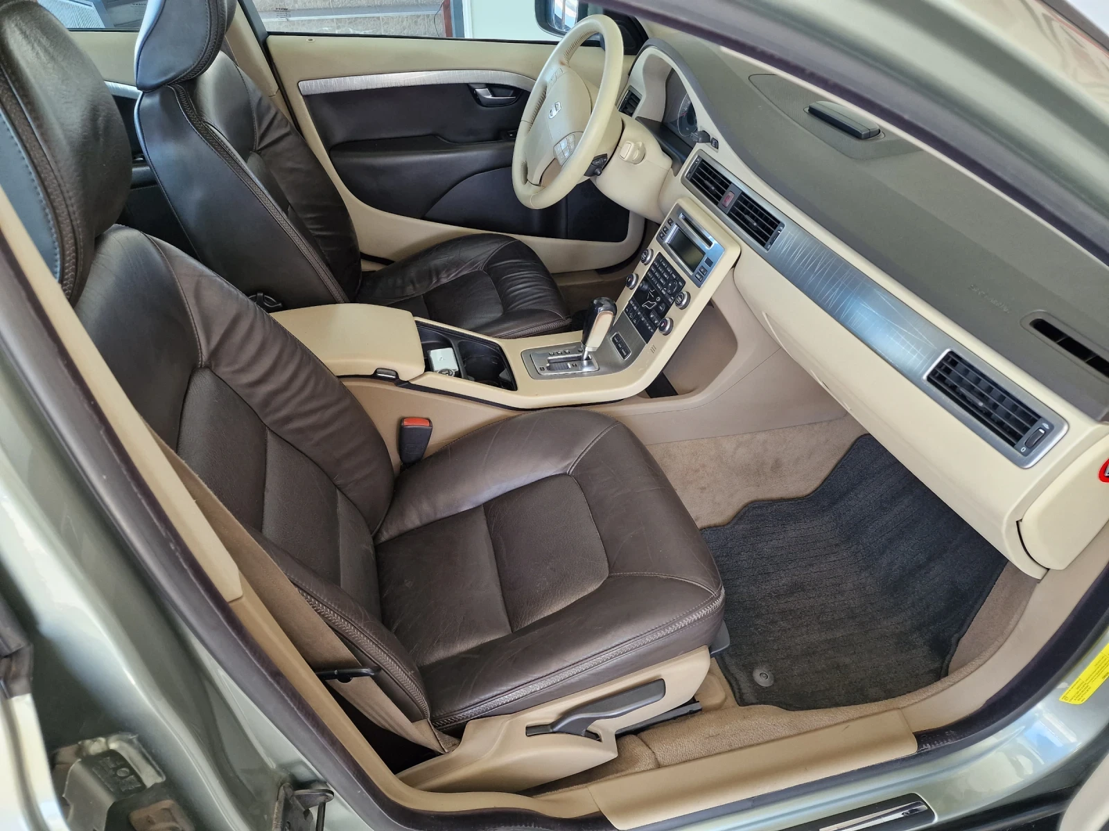 Volvo Xc70 D5 2.4 185kc 4x4, снимка 9 - Автомобили и джипове - 53816757