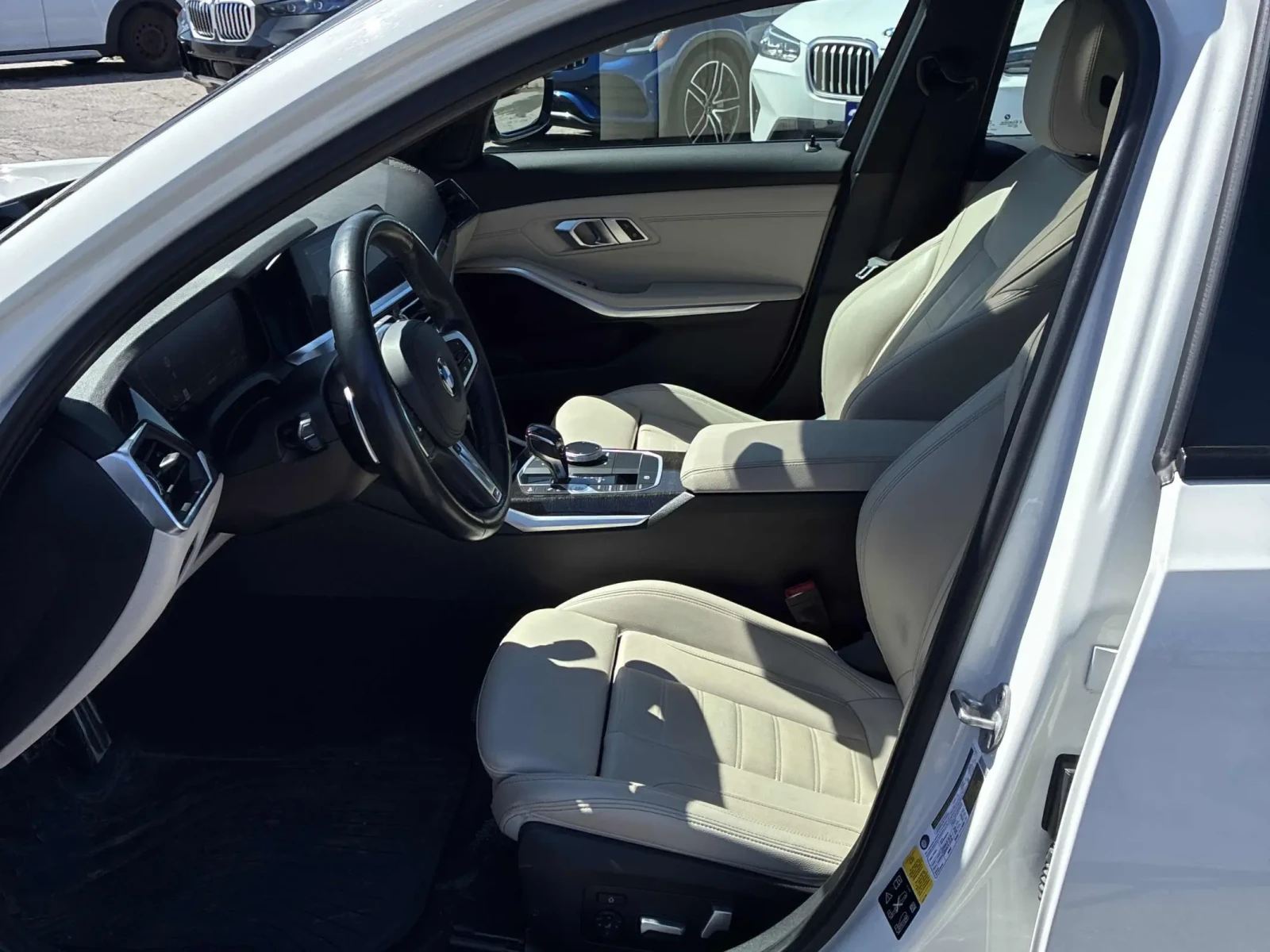 BMW 330 XDRIVE* M* SPORT* КАМЕРА* ПОДГРЕВ* КЕЙЛЕС* , снимка 12 - Автомобили и джипове - 54236530