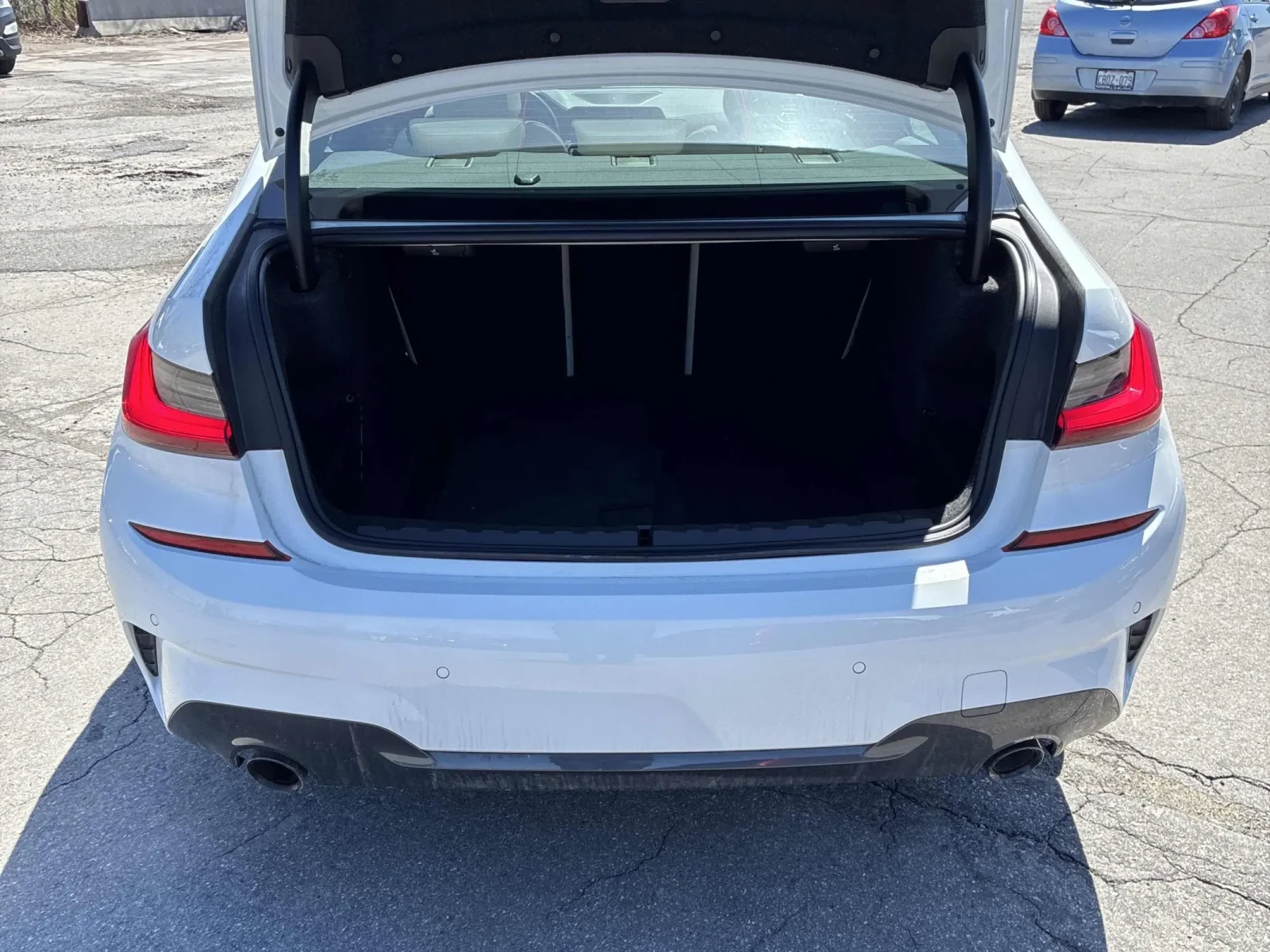 BMW 330 XDRIVE* M* SPORT* КАМЕРА* ПОДГРЕВ* КЕЙЛЕС* , снимка 7 - Автомобили и джипове - 54236530