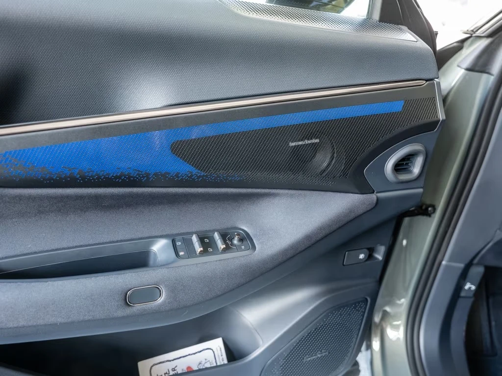 LynkCo 08 1.5 PHEV H/K PANORAMA MATRIX 360-CAM, снимка 12 - Автомобили и джипове - 54269669