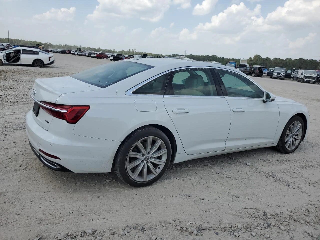 Audi A6 2.0l Premium, снимка 3 - Автомобили и джипове - 55802600