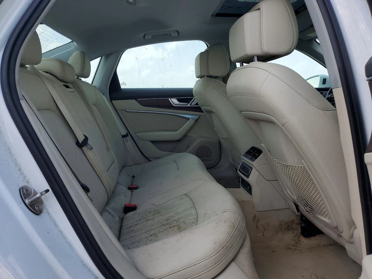 Audi A6 2.0l Premium, снимка 10 - Автомобили и джипове - 55802600