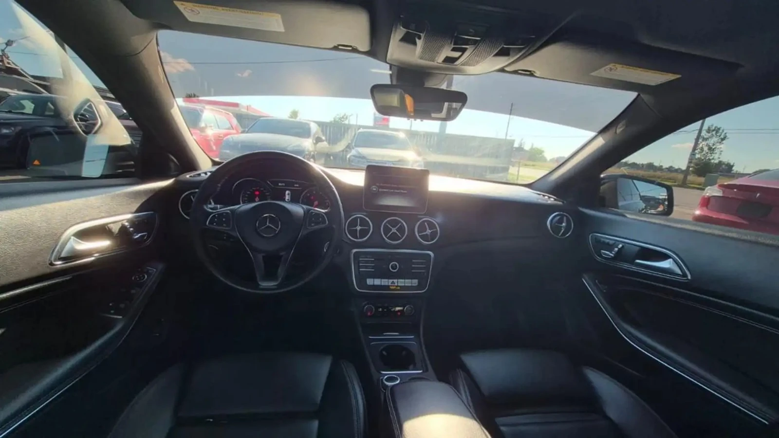 Mercedes-Benz CLA 250 4MATIC AMG* КОЖА* КАМЕРА* КЕЙЛЕС, снимка 11 - Автомобили и джипове - 55839257