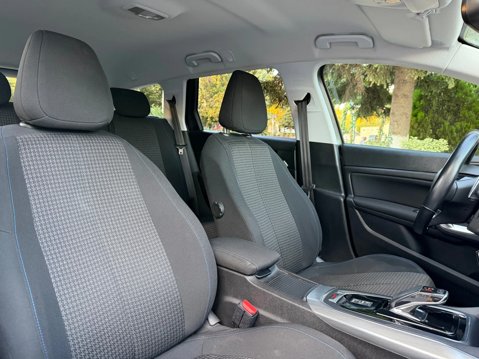 Peugeot 308 1.5HDI 8EAT, снимка 13 - Автомобили и джипове - 56330822