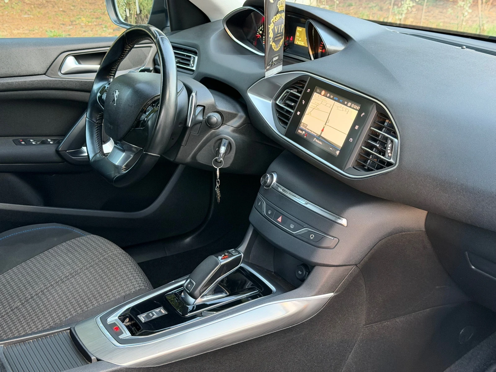 Peugeot 308 1.5HDI 8EAT, снимка 5 - Автомобили и джипове - 56330822