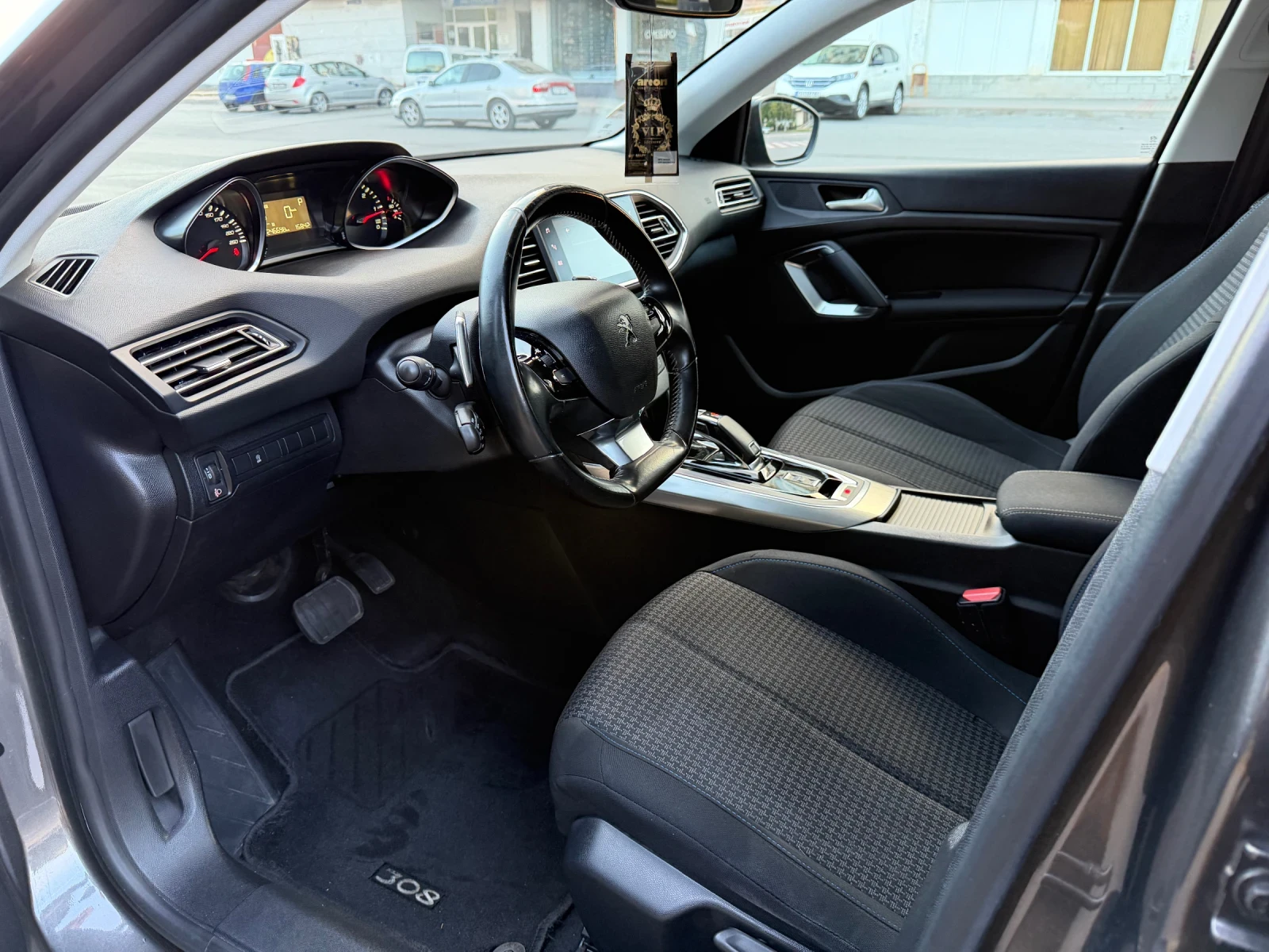 Peugeot 308 1.5HDI 8EAT, снимка 7 - Автомобили и джипове - 56330822