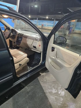 Mercedes-Benz ML 320 3.2i, снимка 11