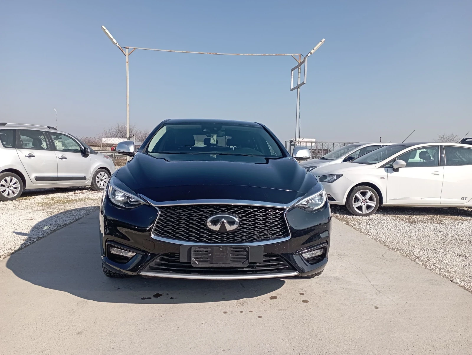 Infiniti Q30 1.5, Бизнес  - изображение 2