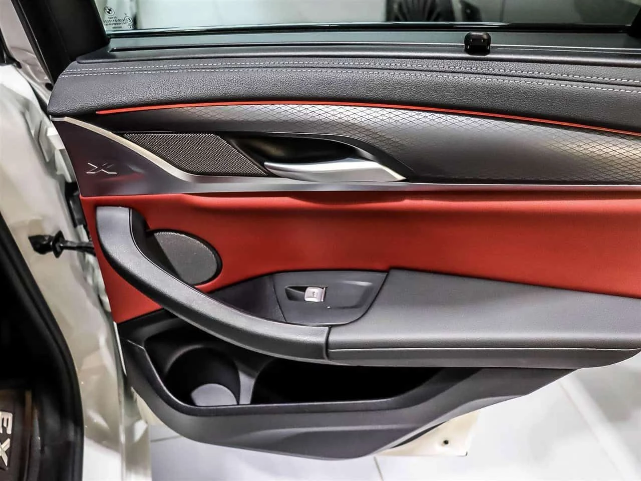 BMW X3 | HARMAN KARDON | HUD | 360 | ЧЕРВЕН САЛОН | , снимка 13 - Автомобили и джипове - 54307359