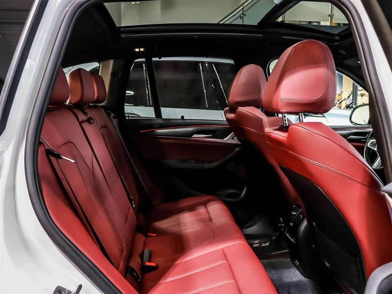 BMW X3 | HARMAN KARDON | HUD | 360 | ЧЕРВЕН САЛОН | , снимка 14 - Автомобили и джипове - 54307359